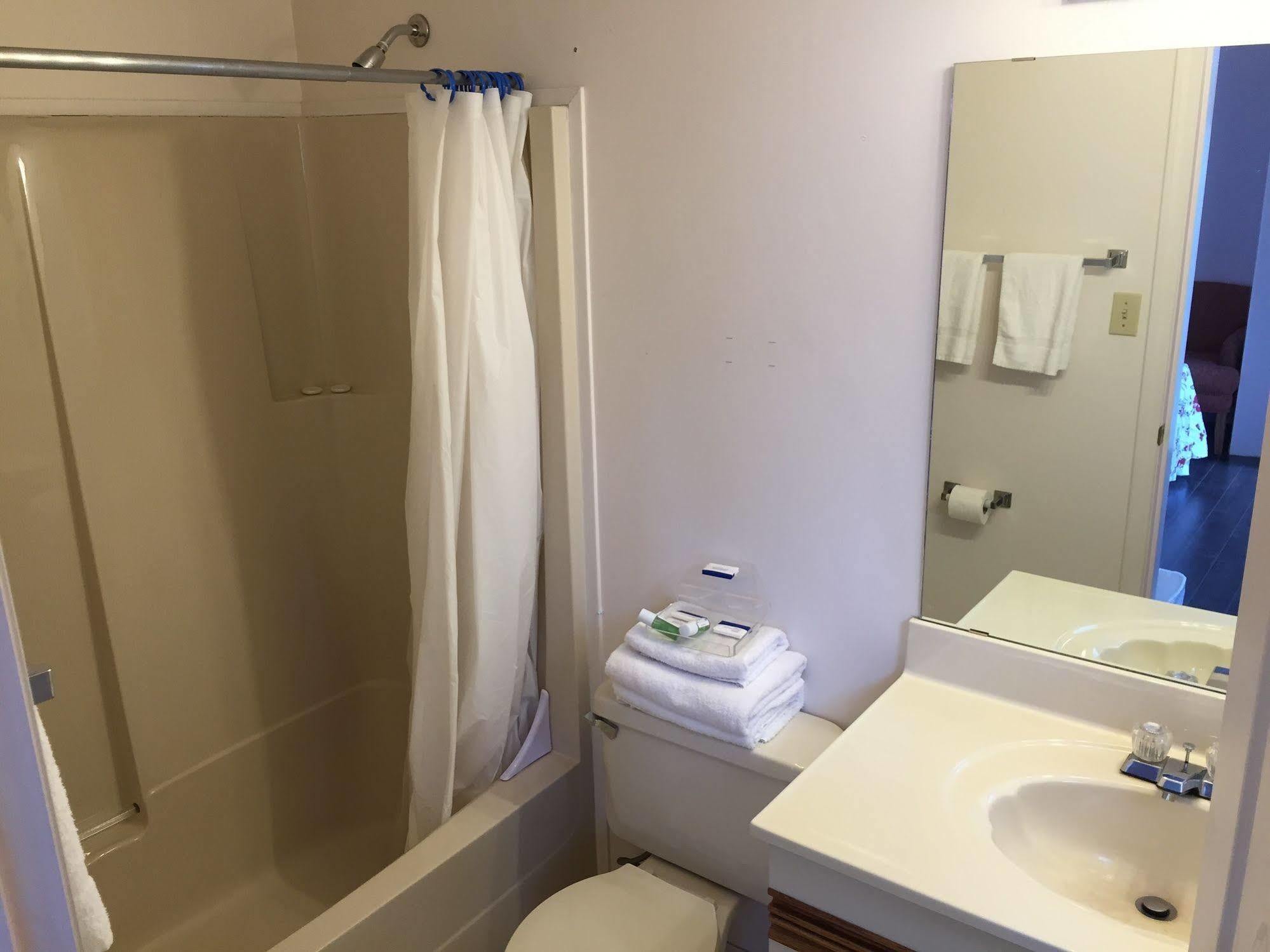 Travellers Rest Motel Salmon Arm Ngoại thất bức ảnh